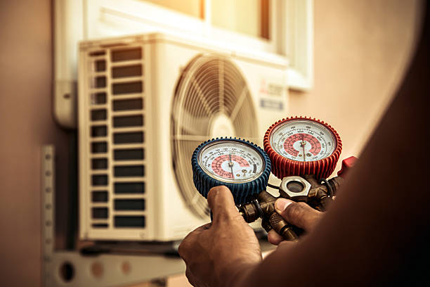 Professional Hvac technician working in Addison, TX